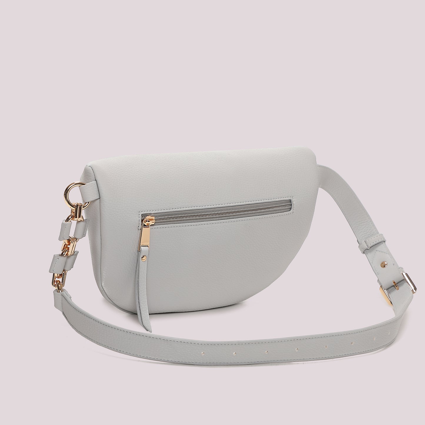 MARSUPIO CON CATENA SUL MANICO