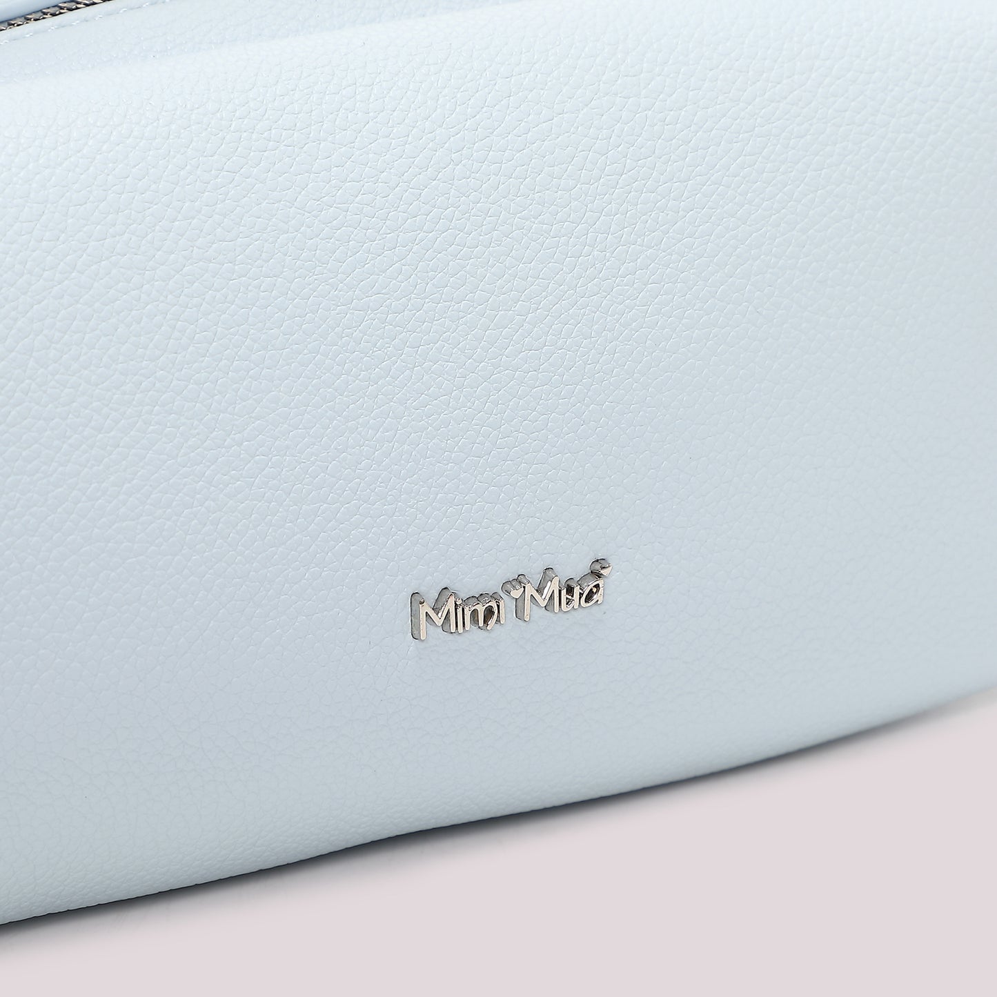 BORSA A SPALLA CON DETTAGLIO ZIP SUL MANICO