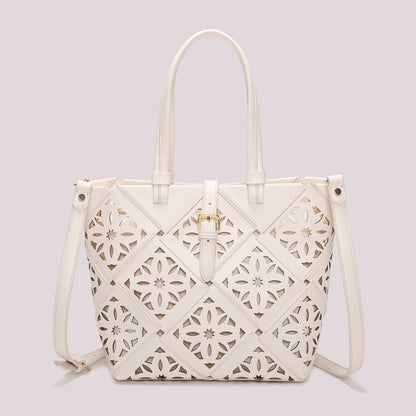 BORSA A MANO CON MOTIVO TRAFORATO