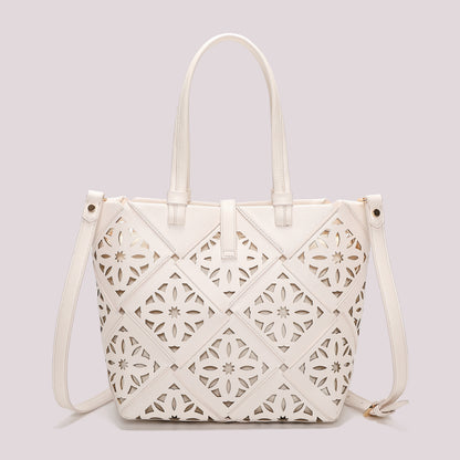 BORSA A MANO CON MOTIVO TRAFORATO