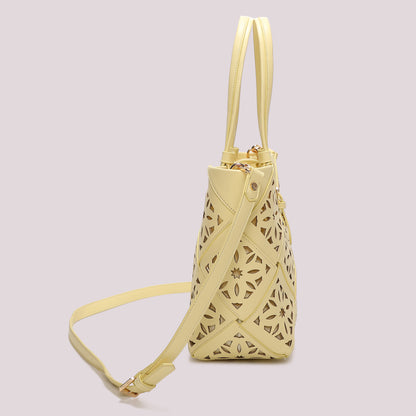 BORSA A MANO CON MOTIVO TRAFORATO