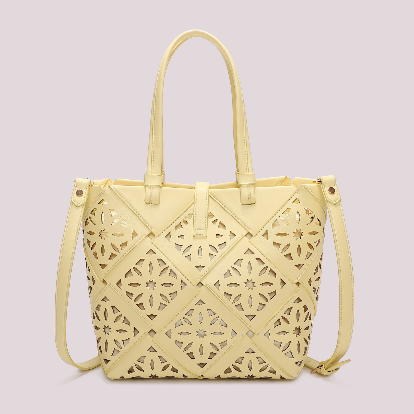 BORSA A MANO CON MOTIVO TRAFORATO