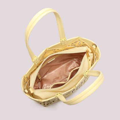 BORSA A MANO CON MOTIVO TRAFORATO