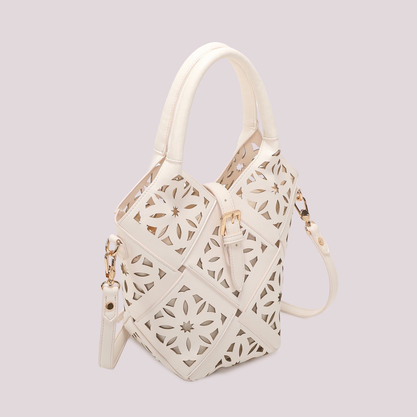 BORSA A TRACOLLA CON MOTIVO TRAFORATO