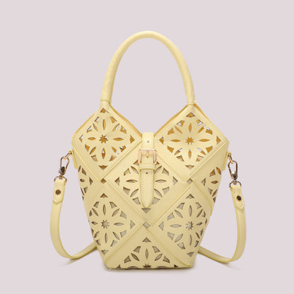 BORSA A TRACOLLA CON MOTIVO TRAFORATO