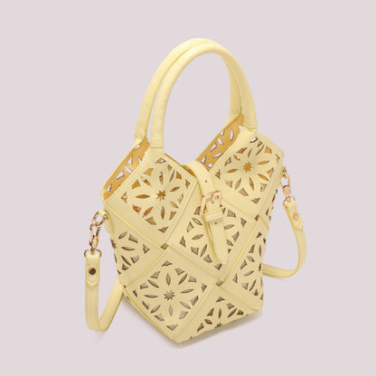 BORSA A TRACOLLA CON MOTIVO TRAFORATO