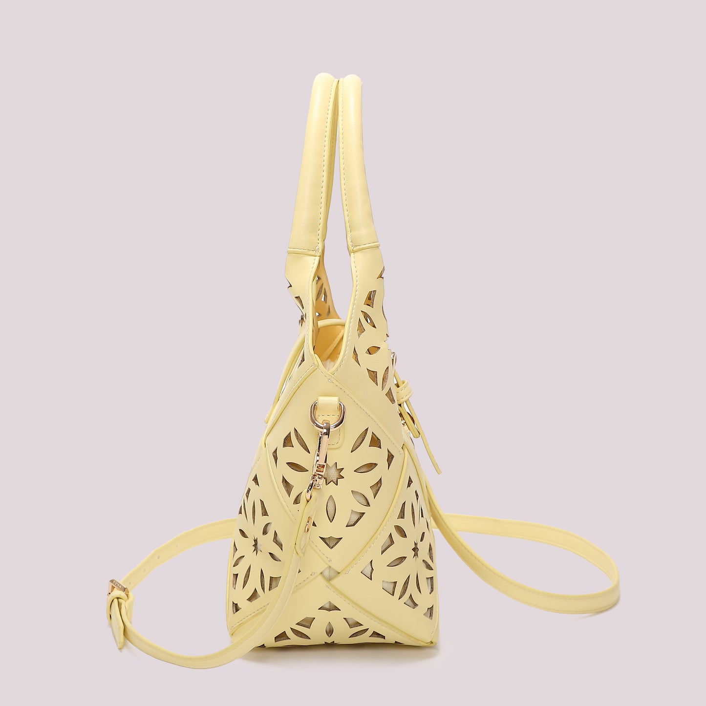 BORSA A TRACOLLA CON MOTIVO TRAFORATO