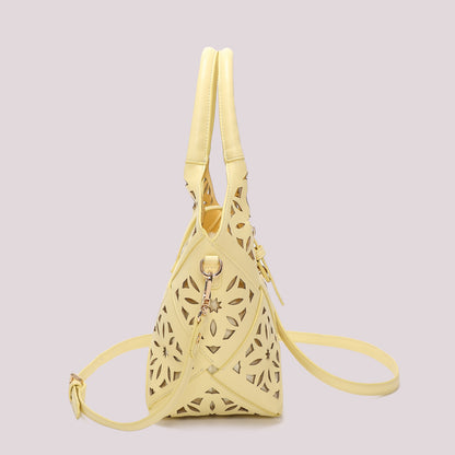 BORSA A TRACOLLA CON MOTIVO TRAFORATO