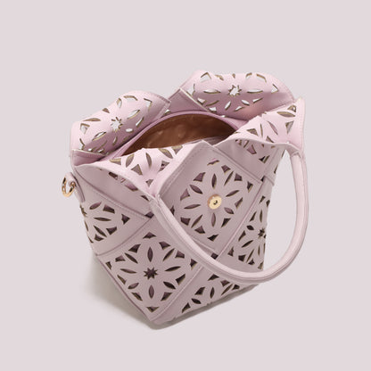 BORSA A TRACOLLA CON MOTIVO TRAFORATO