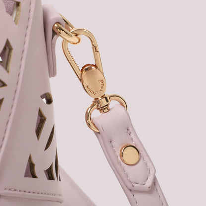 BORSA A TRACOLLA CON MOTIVO TRAFORATO