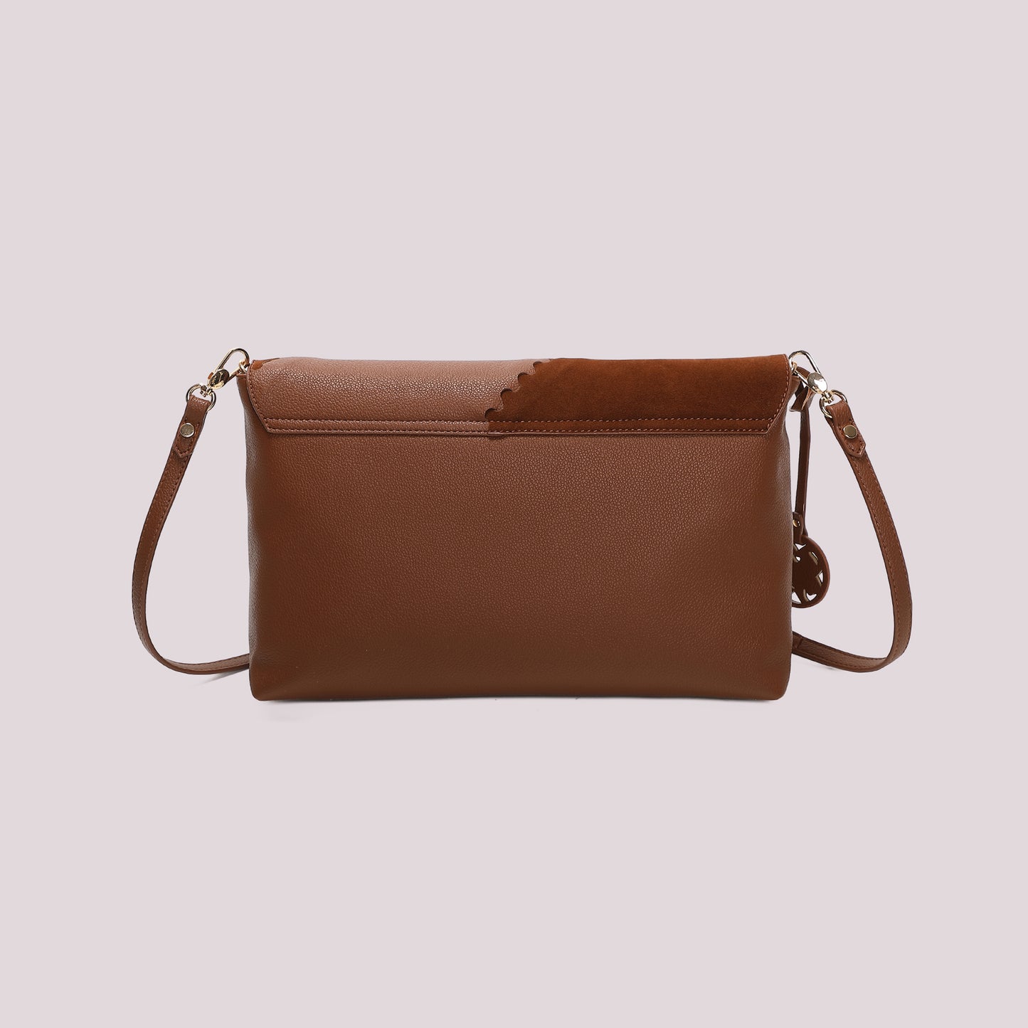 BORSA A BUSTA CON PATCH DIAGONALE EFFETTO CAMOSCIO