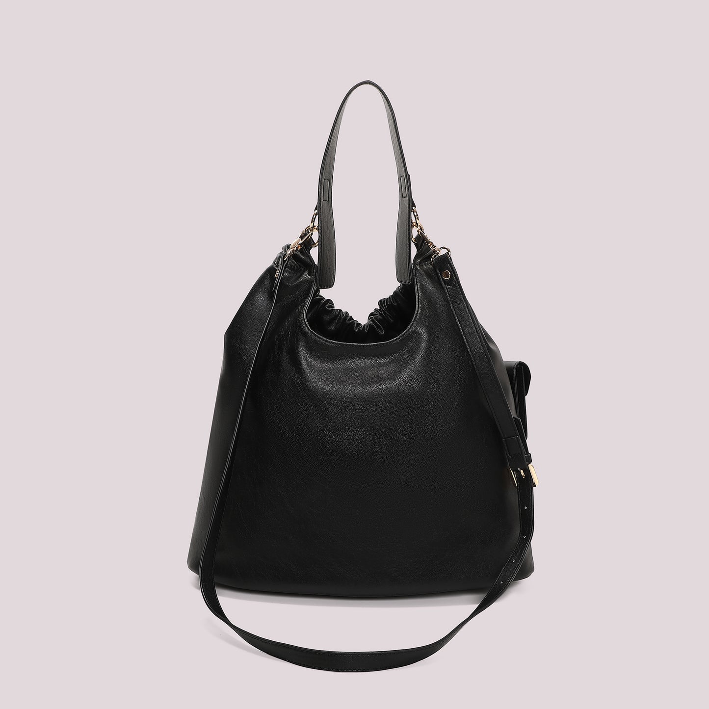 BORSA A SPALLA CON TASCHE