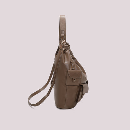 BORSA A SPALLA CON TASCHE