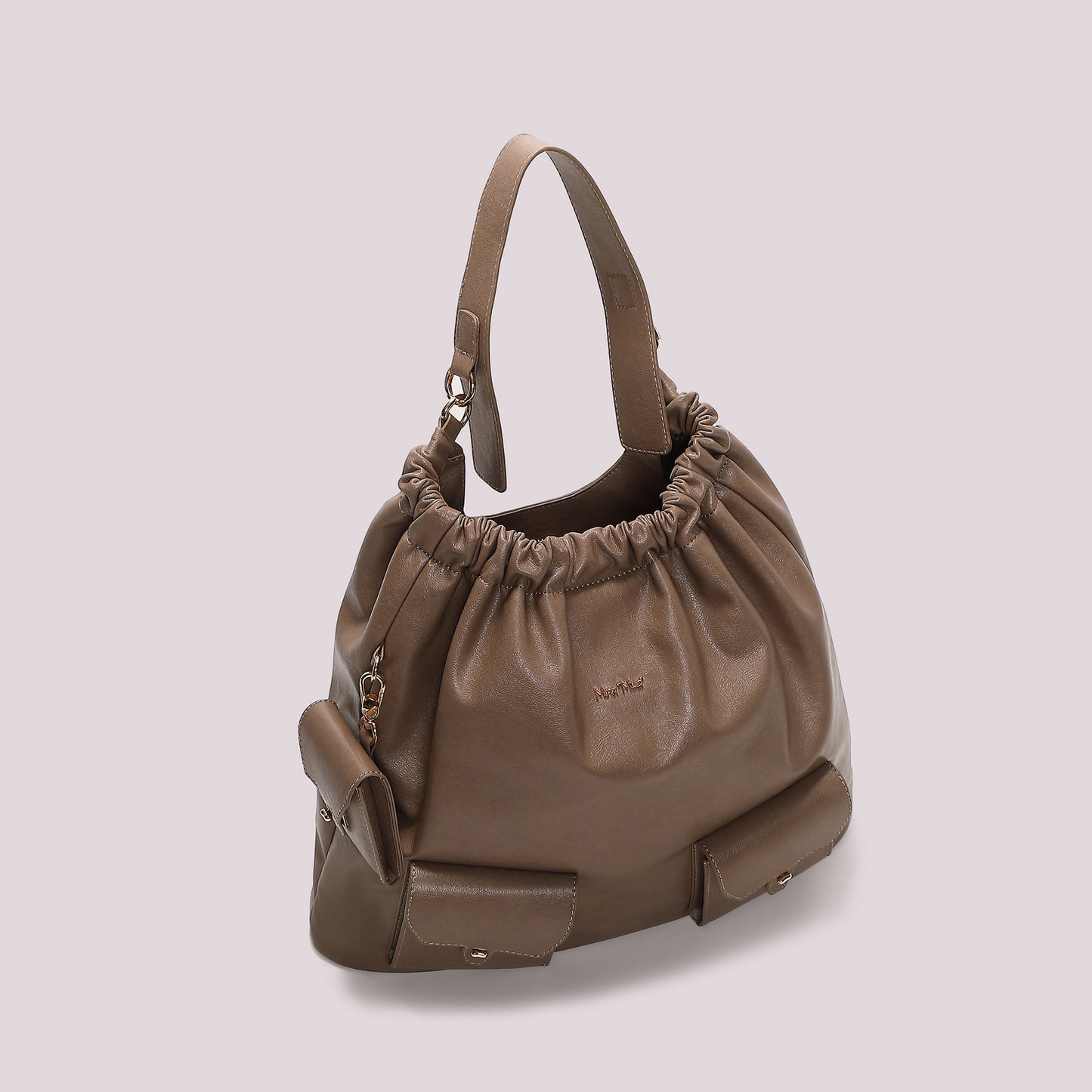 BORSA A SPALLA CON TASCHE