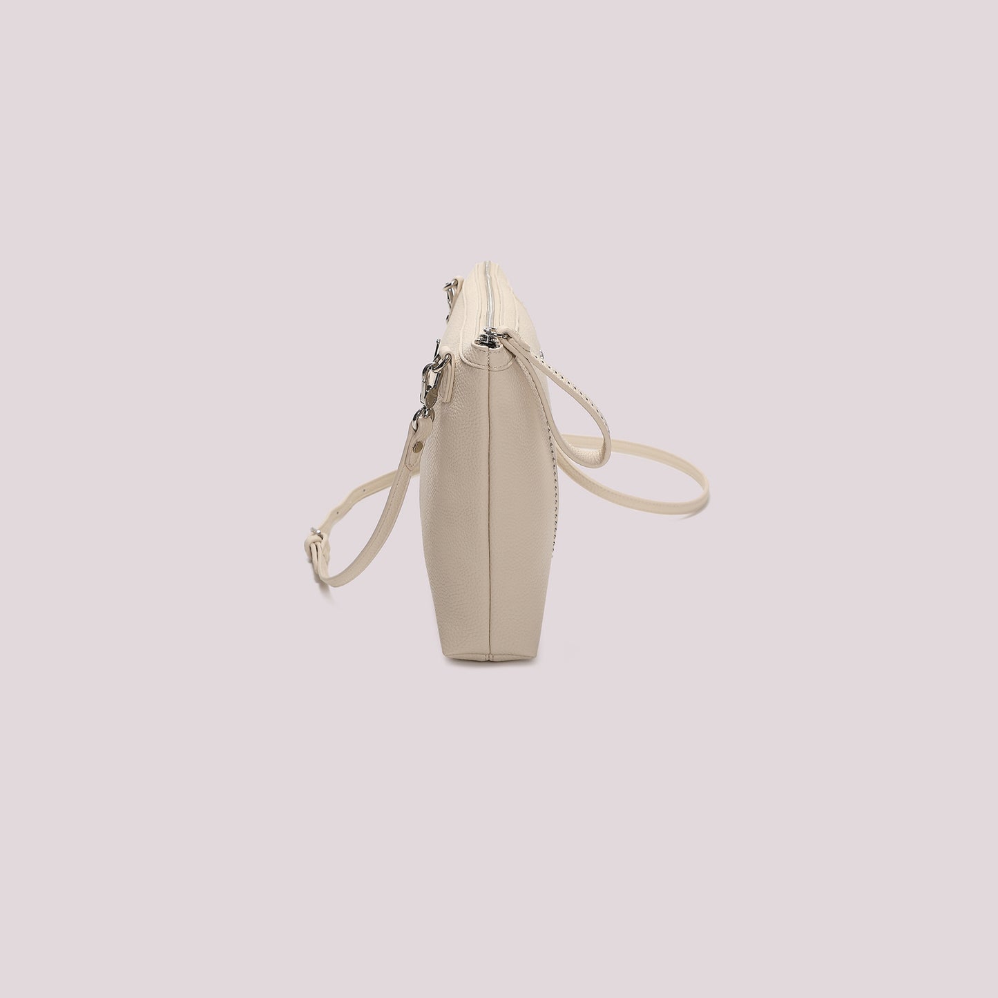 BORSA A BUSTA CON PICCOLE BORCHIE