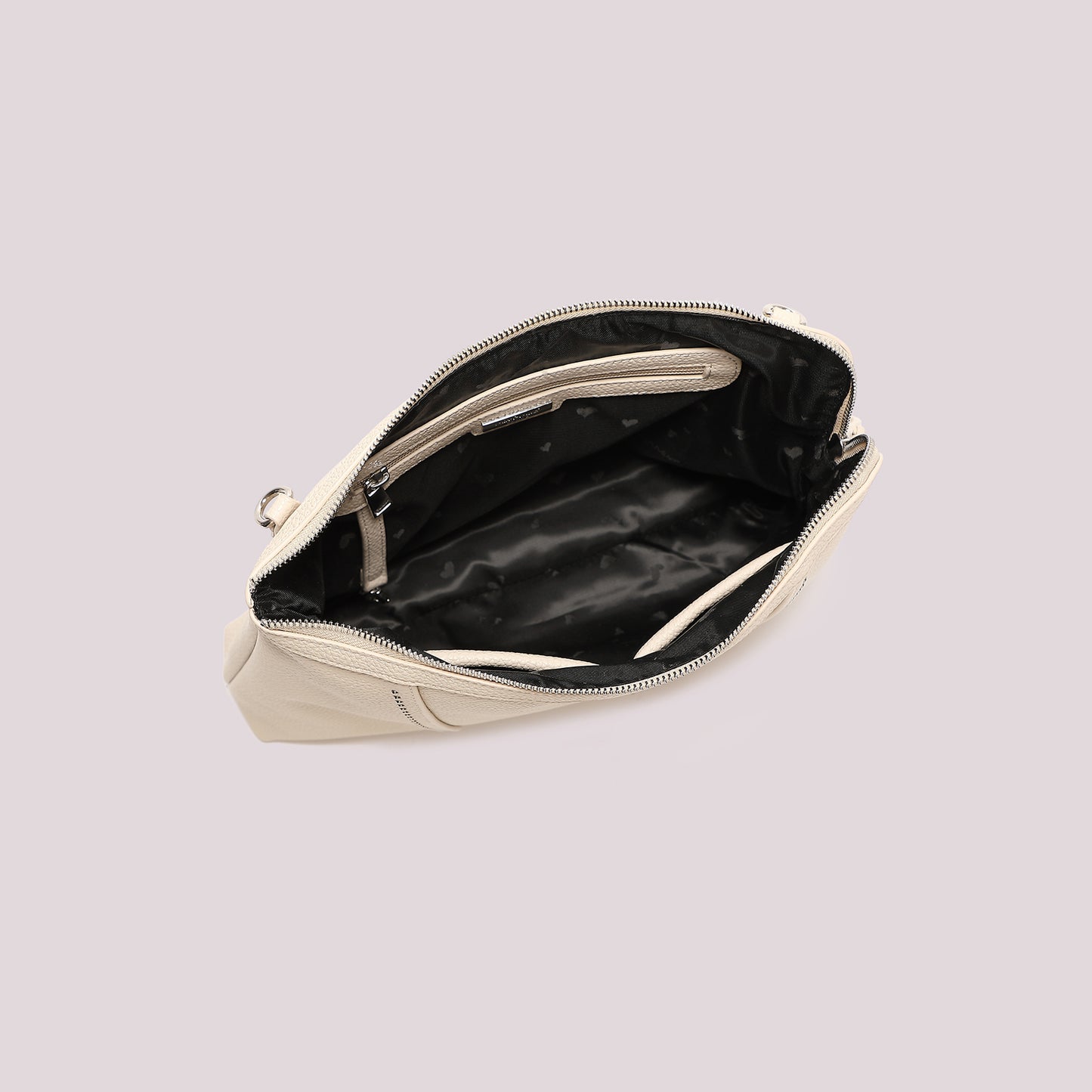 BORSA A BUSTA CON PICCOLE BORCHIE