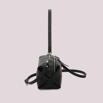 BORSA A SPALLA CON PICCOLE BORCHIE