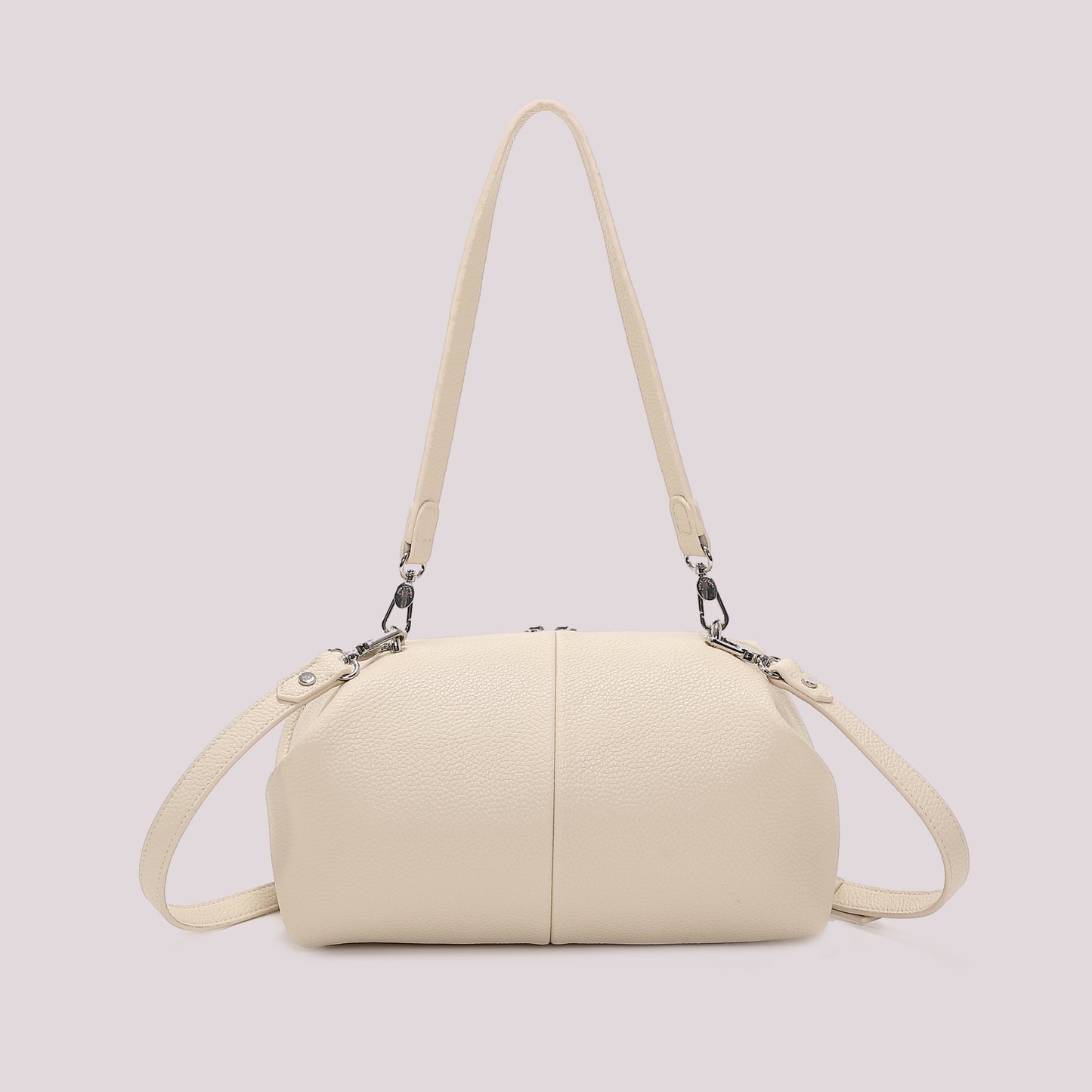 BORSA A SPALLA CON PICCOLE BORCHIE