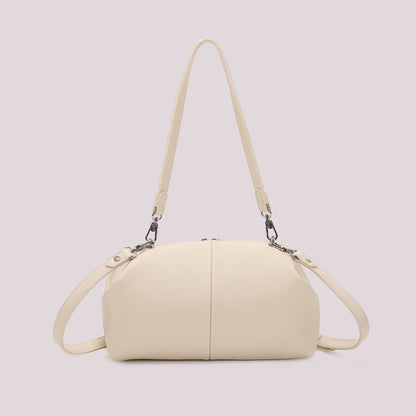 BORSA A SPALLA CON PICCOLE BORCHIE