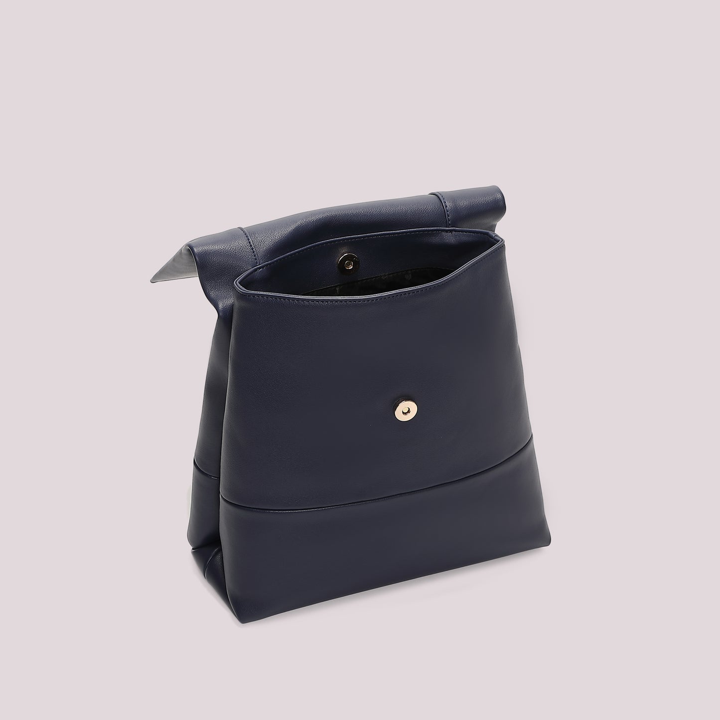 ZAINO CON DETTAGLIO DORATO
