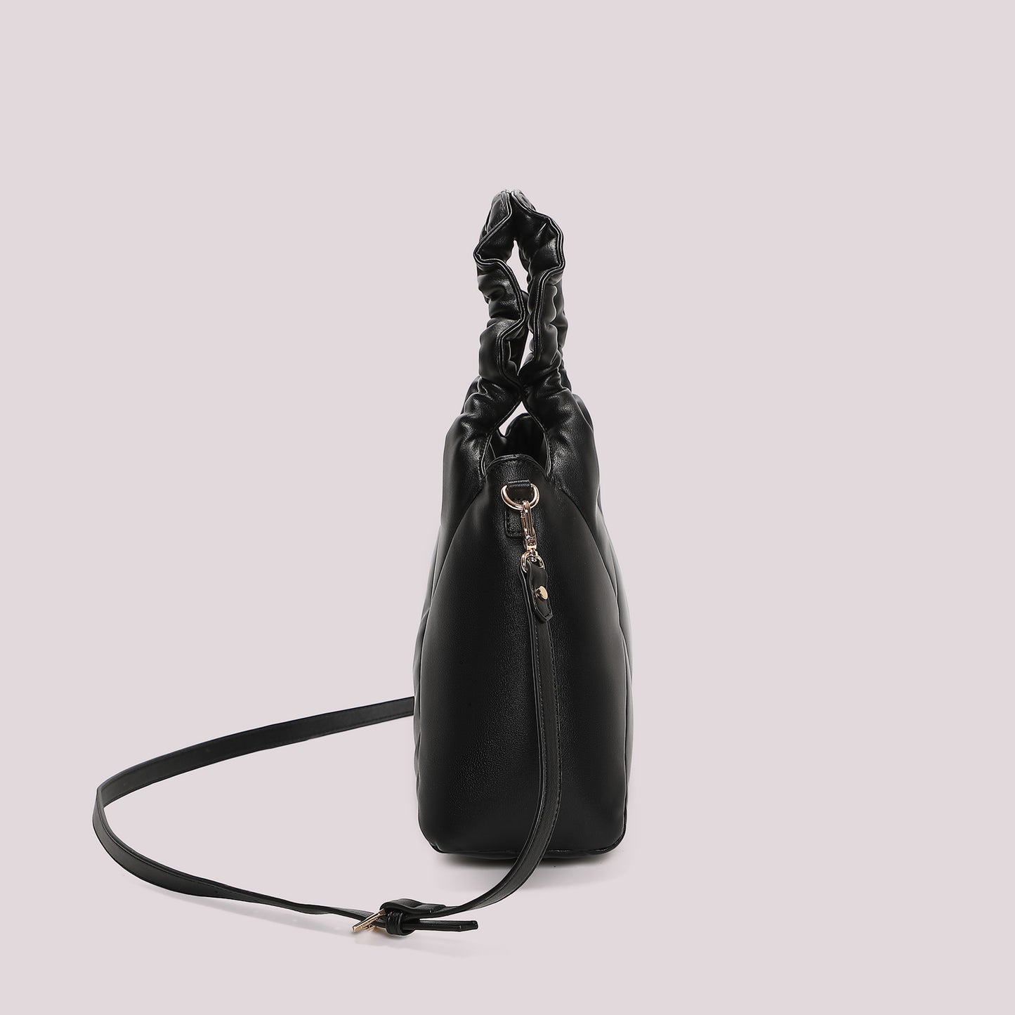 BORSA A SPALLA MORBIDA TRAPUNTATA