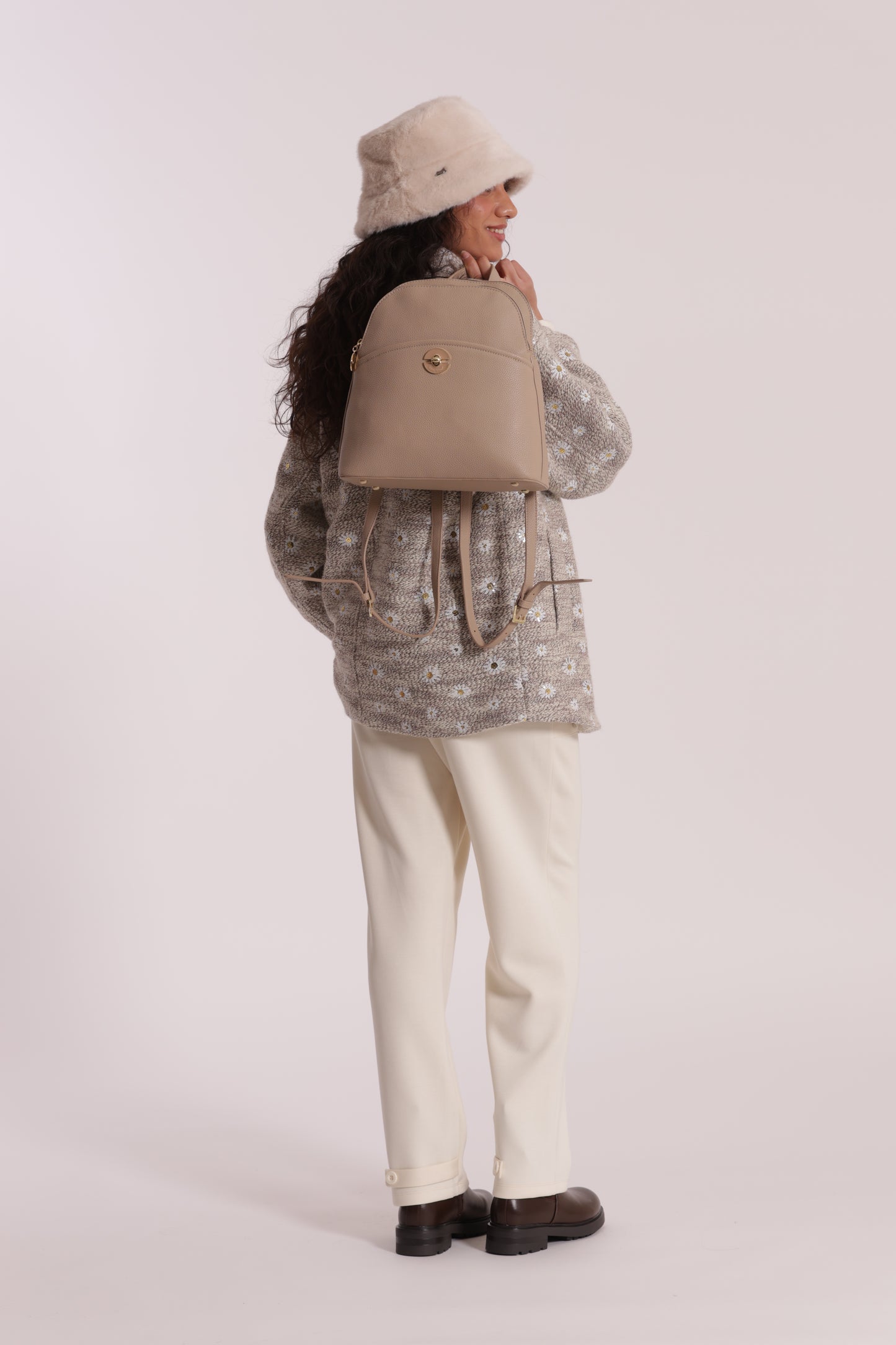 ZAINO CON CHIUSURA VERNICIATA IN TINTA