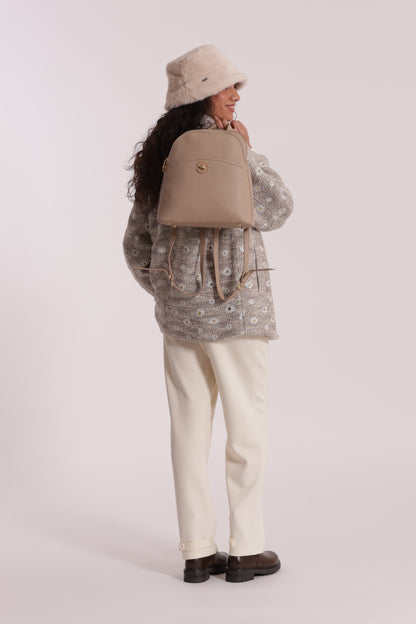 ZAINO CON CHIUSURA VERNICIATA IN TINTA