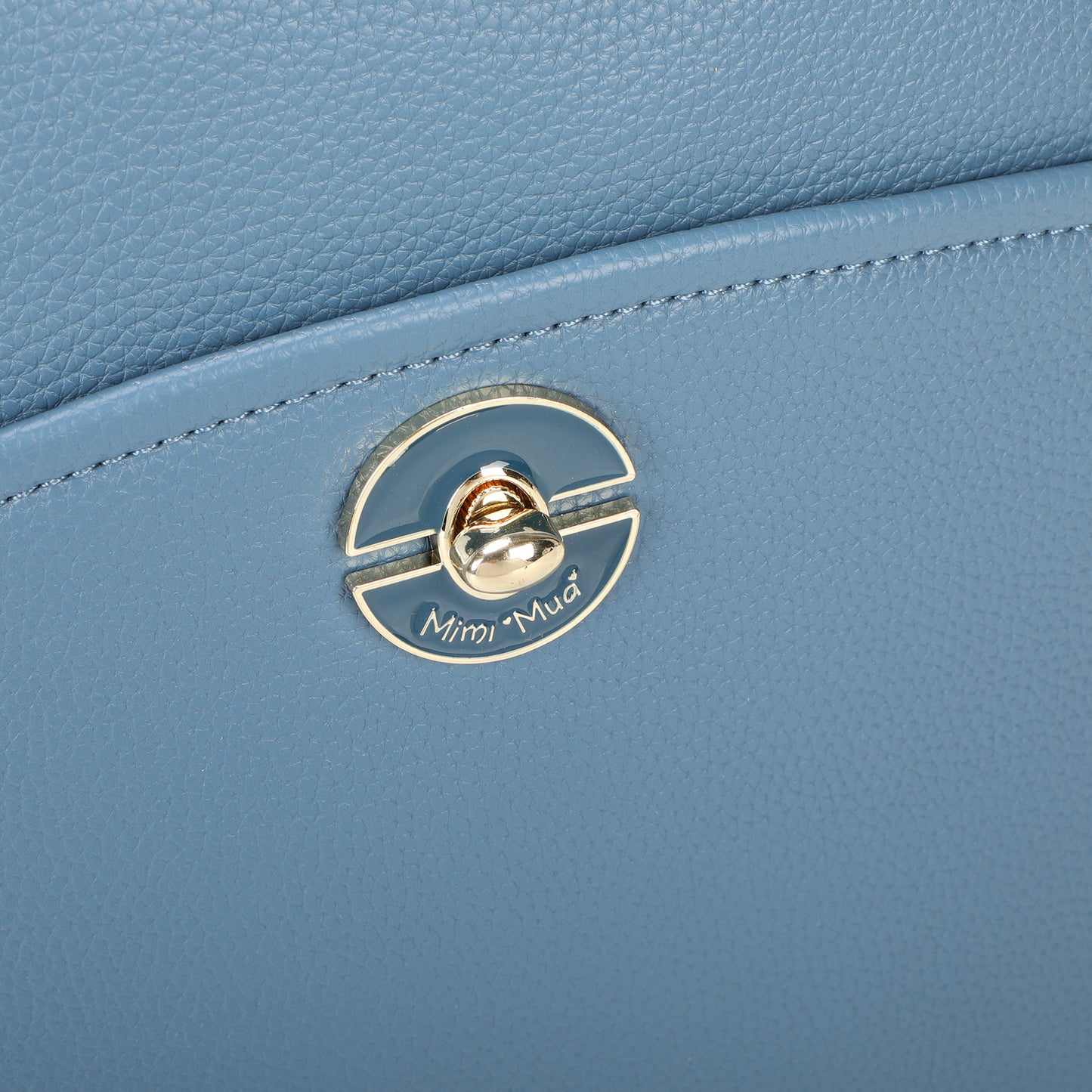 ZAINO CON CHIUSURA VERNICIATA IN TINTA