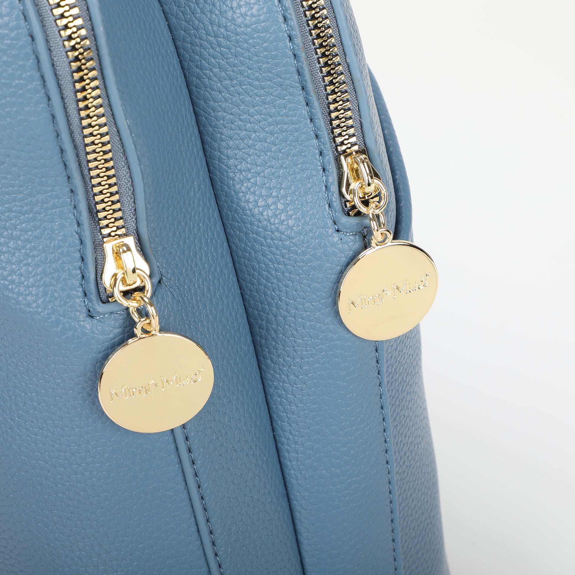 ZAINO CON CHIUSURA VERNICIATA IN TINTA