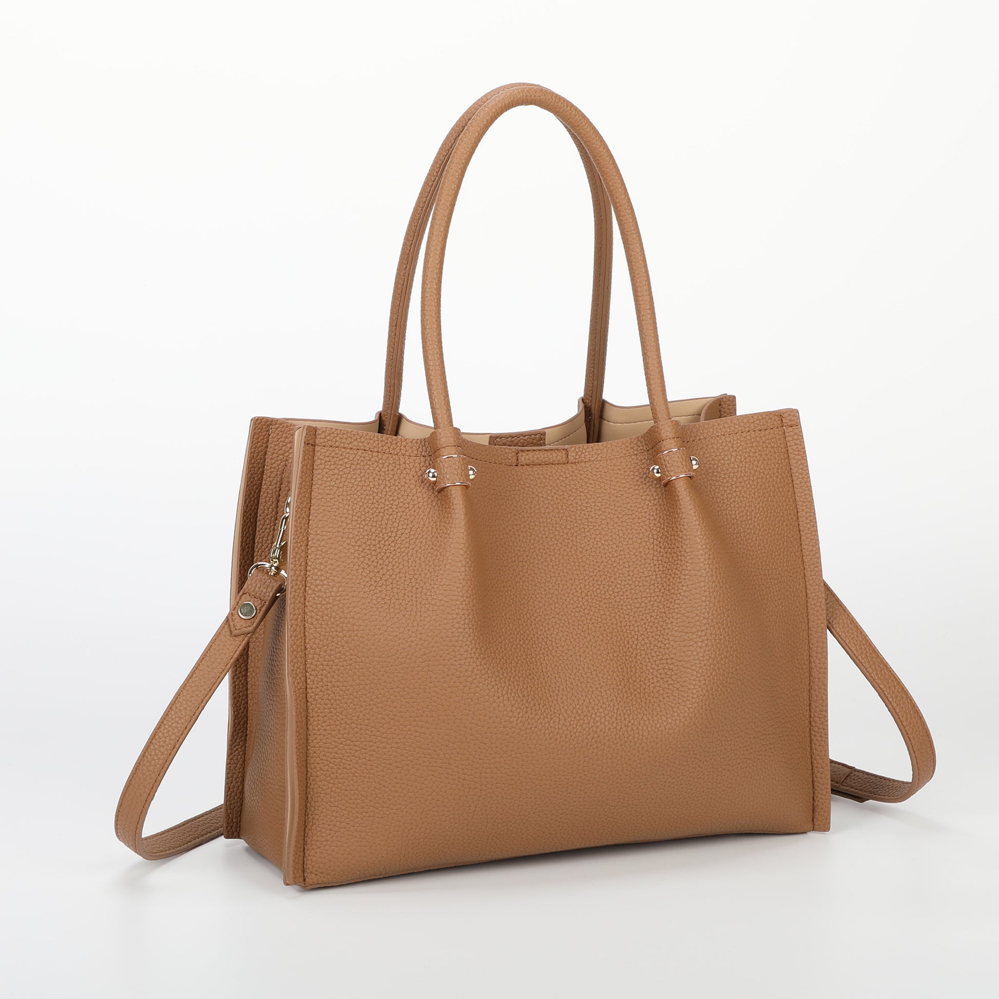 BORSA A SPALLA CON RIFINITURE IN TINTA