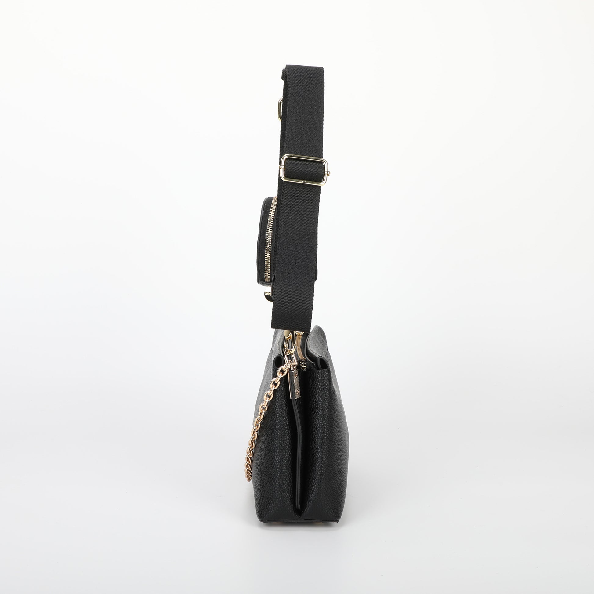 BORSA A TRACOLLA CON DETTAGLIO APPESO