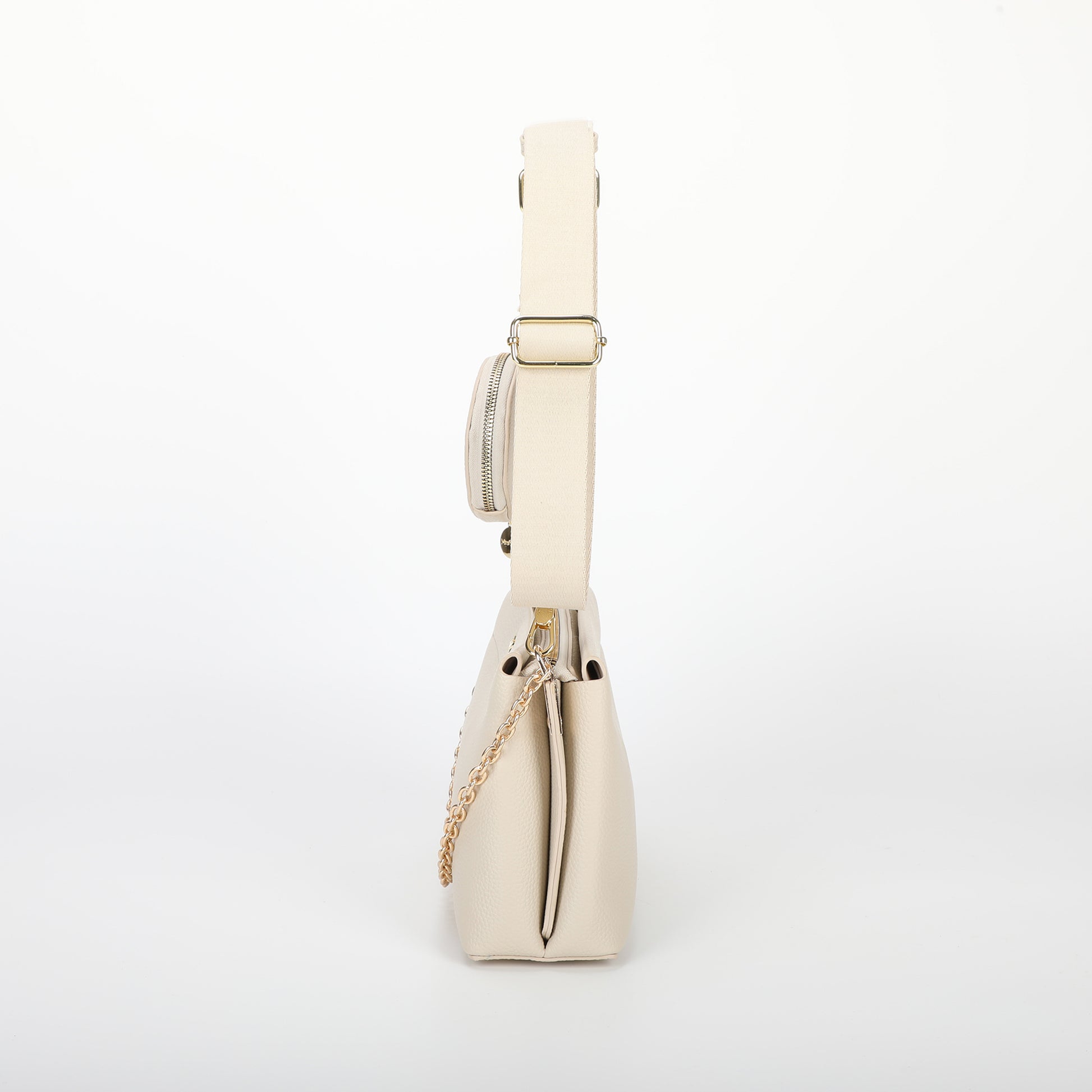 BORSA A TRACOLLA CON DETTAGLIO APPESO