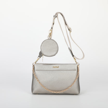 BORSA A TRACOLLA CON DETTAGLIO APPESO