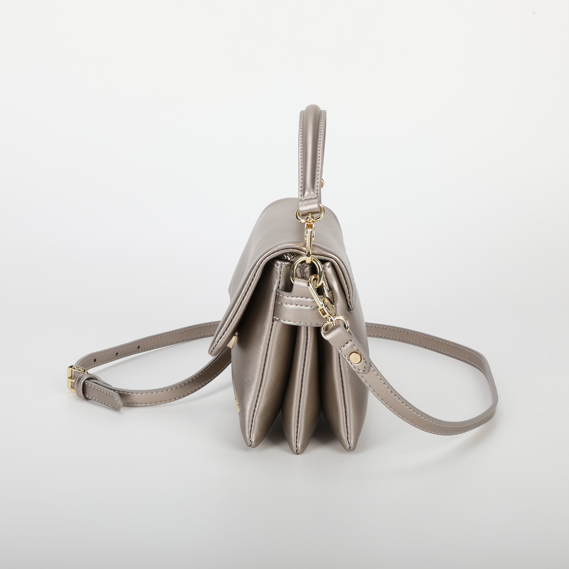 BORSA A TRACOLLA CON CHIUSURA TONDA ORO