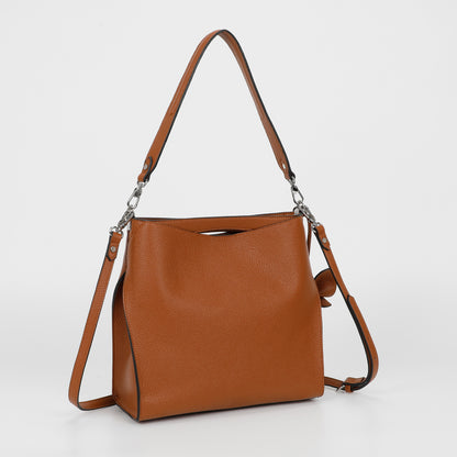 BORSA A SPALLA GRANDE CON BORDI NERI