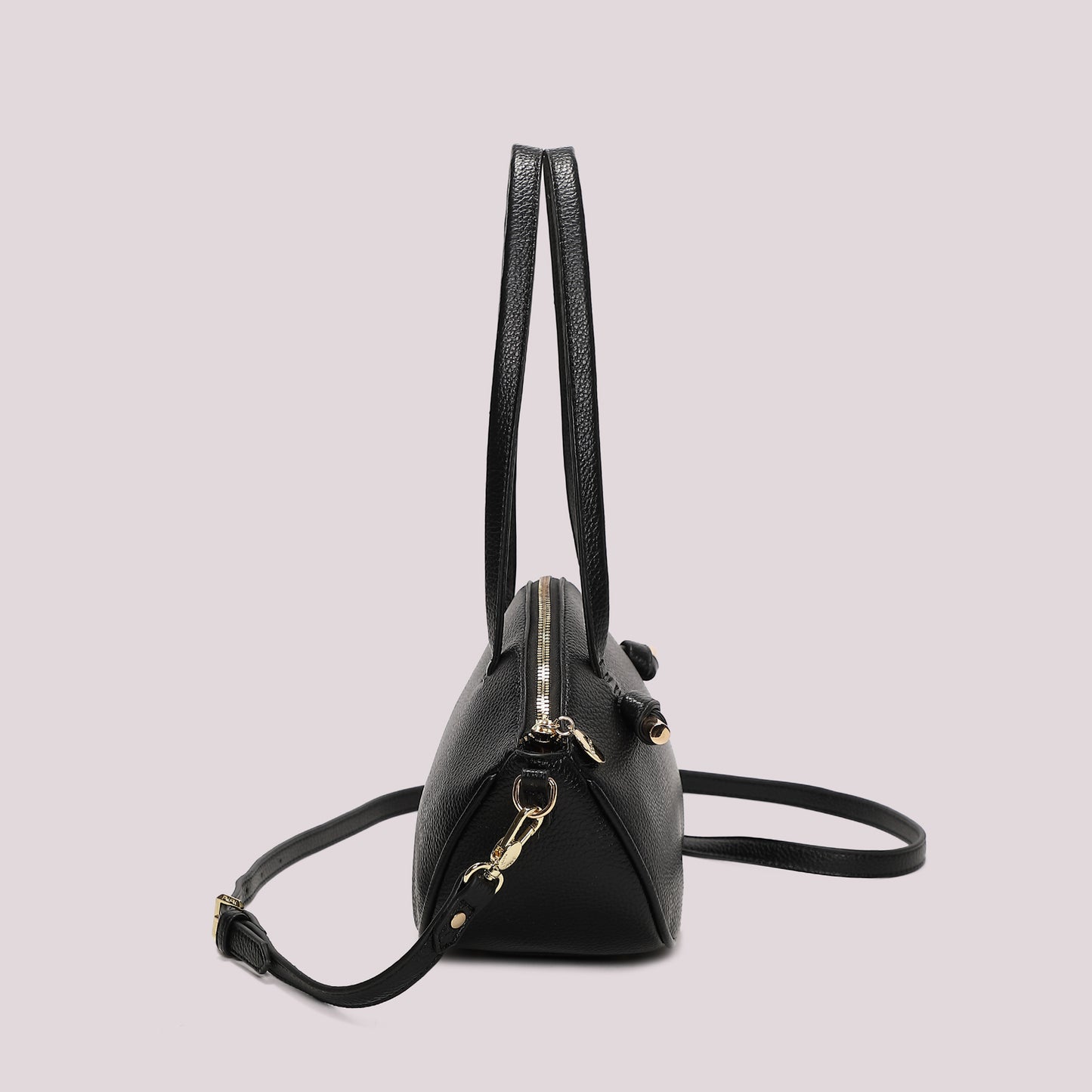 BORSA A SPALLA CON NODO AI MANICI