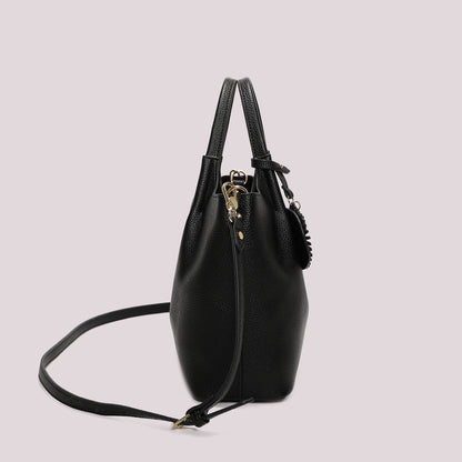 BORSA A MANO CON CHARM A FIORE