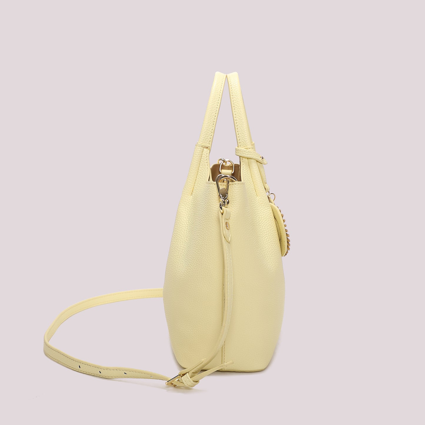 BORSA A MANO CON CHARM A FIORE