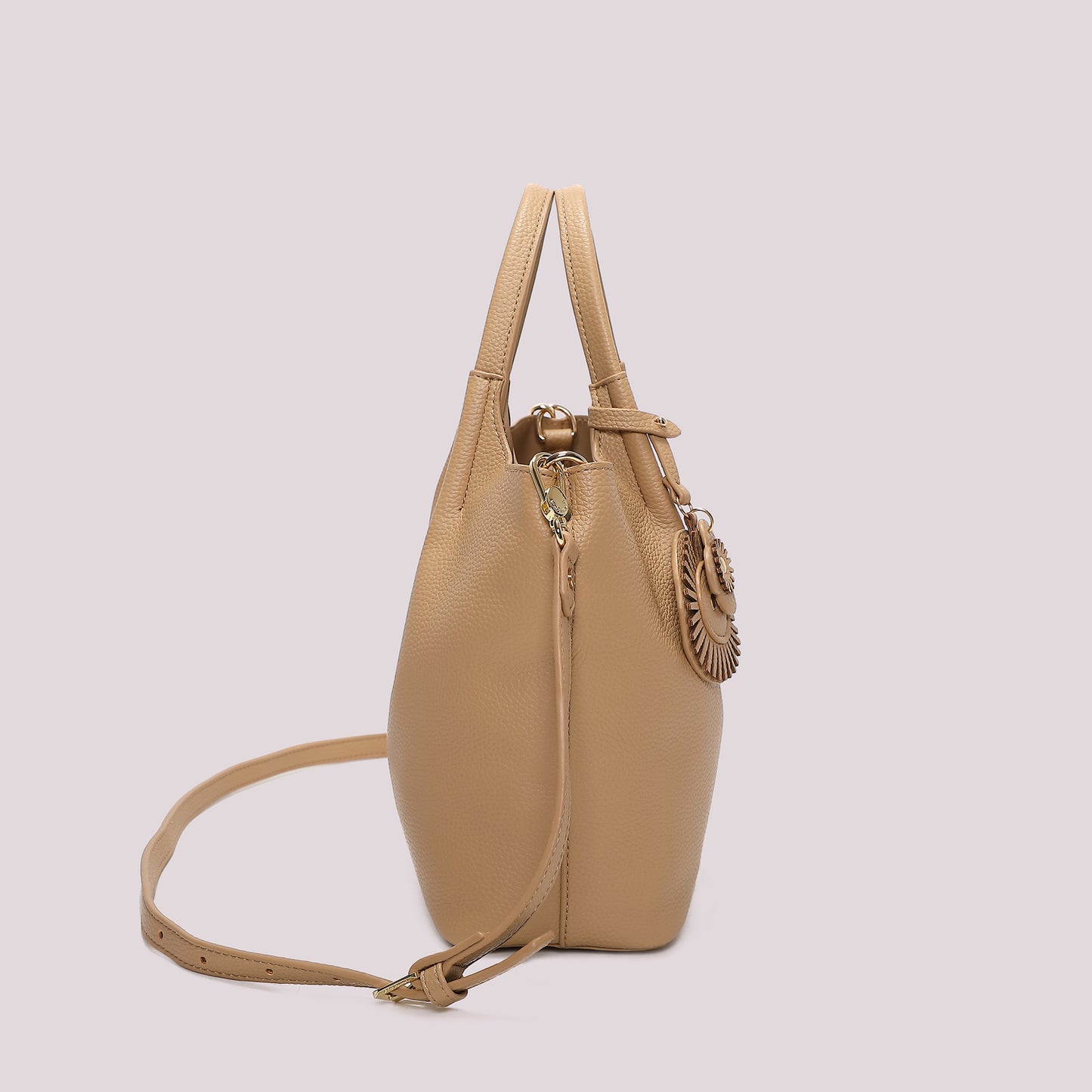 BORSA A MANO CON CHARM A FIORE