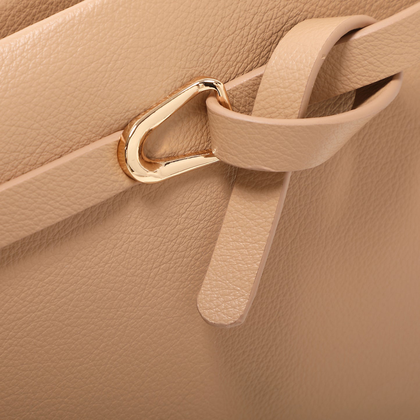 BORSA A BUSTA CON CINTURINO ORIZZONTALE