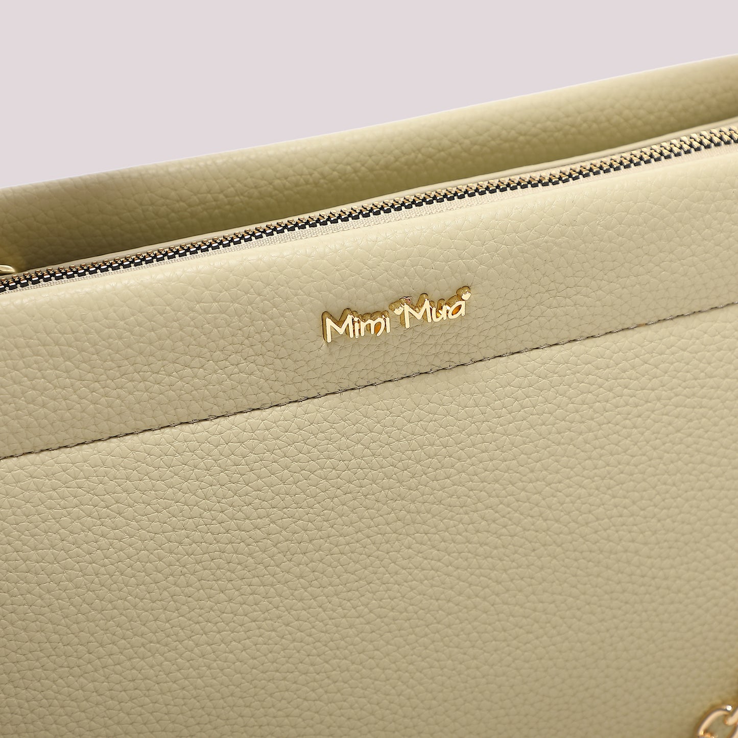 BORSA A TRACOLLA CON DETTAGLIO APPESO