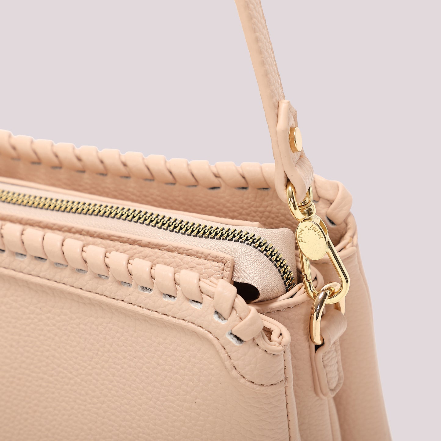 BORSA A TRACOLLA CON BORDO INTRECCIATO