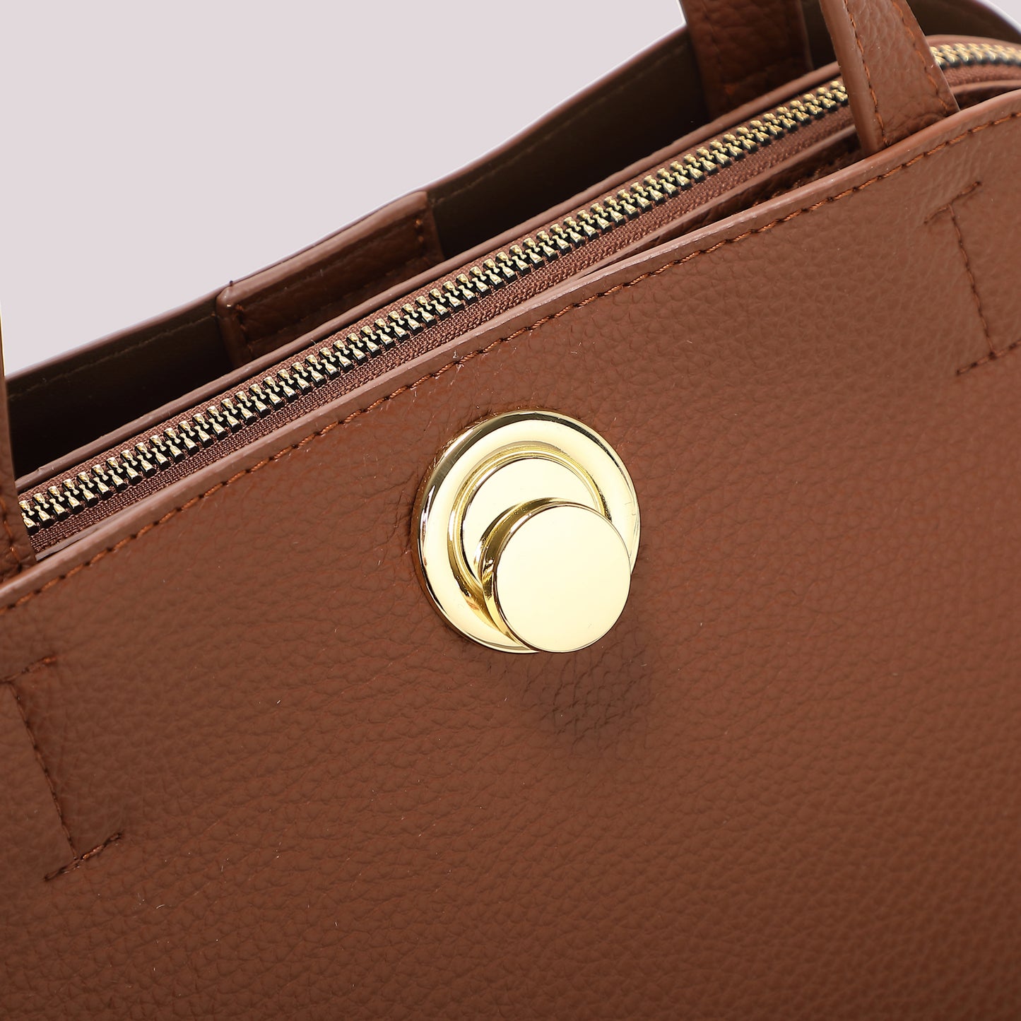 BORSA A SPALLA CON CINTURINO AL LATO