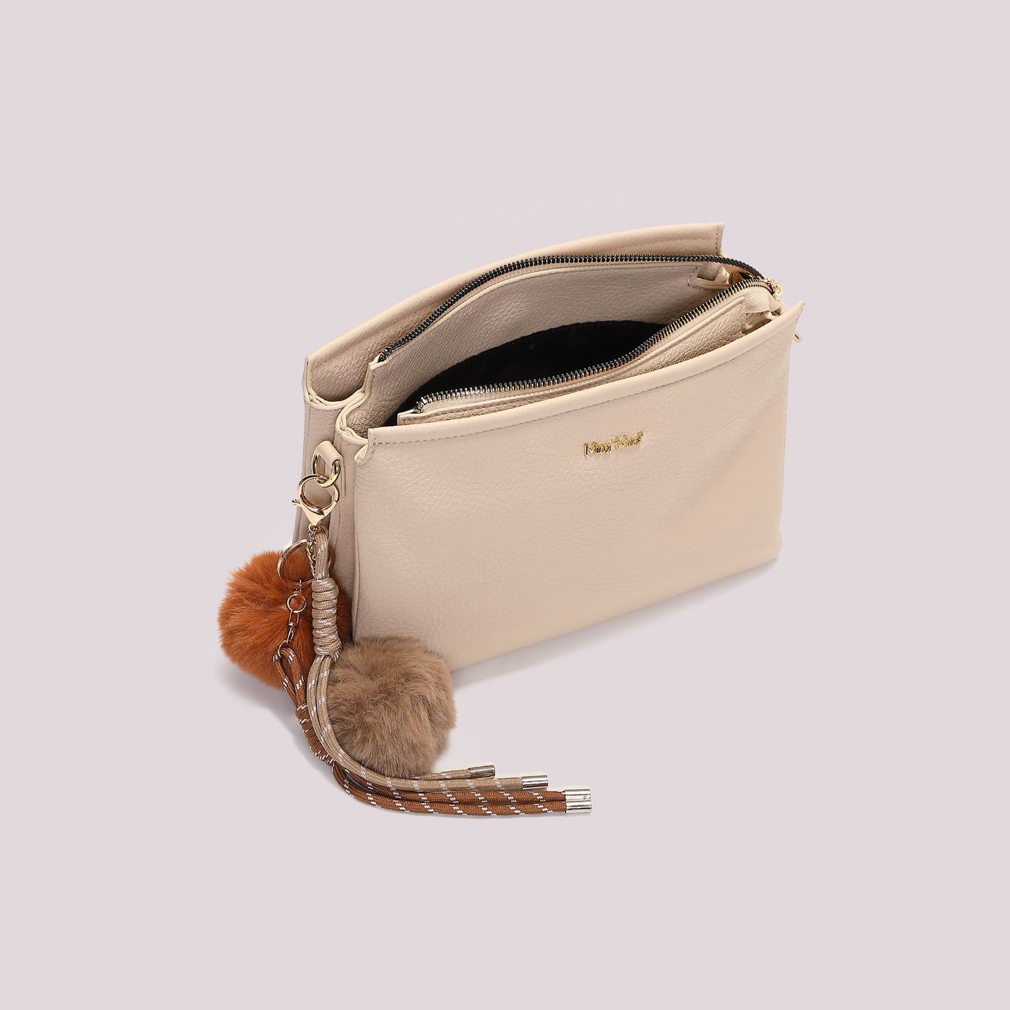 BORSA A TRACOLLA CON DETTAGLIO APPESO
