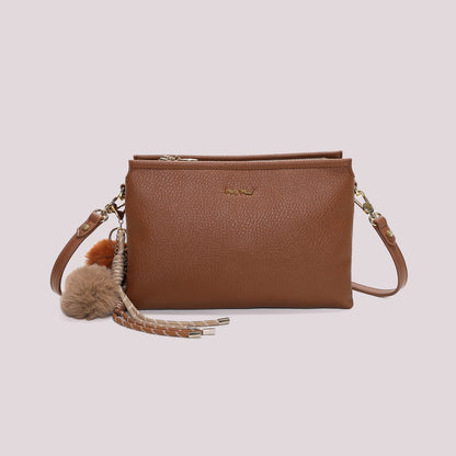BORSA A TRACOLLA CON DETTAGLIO APPESO