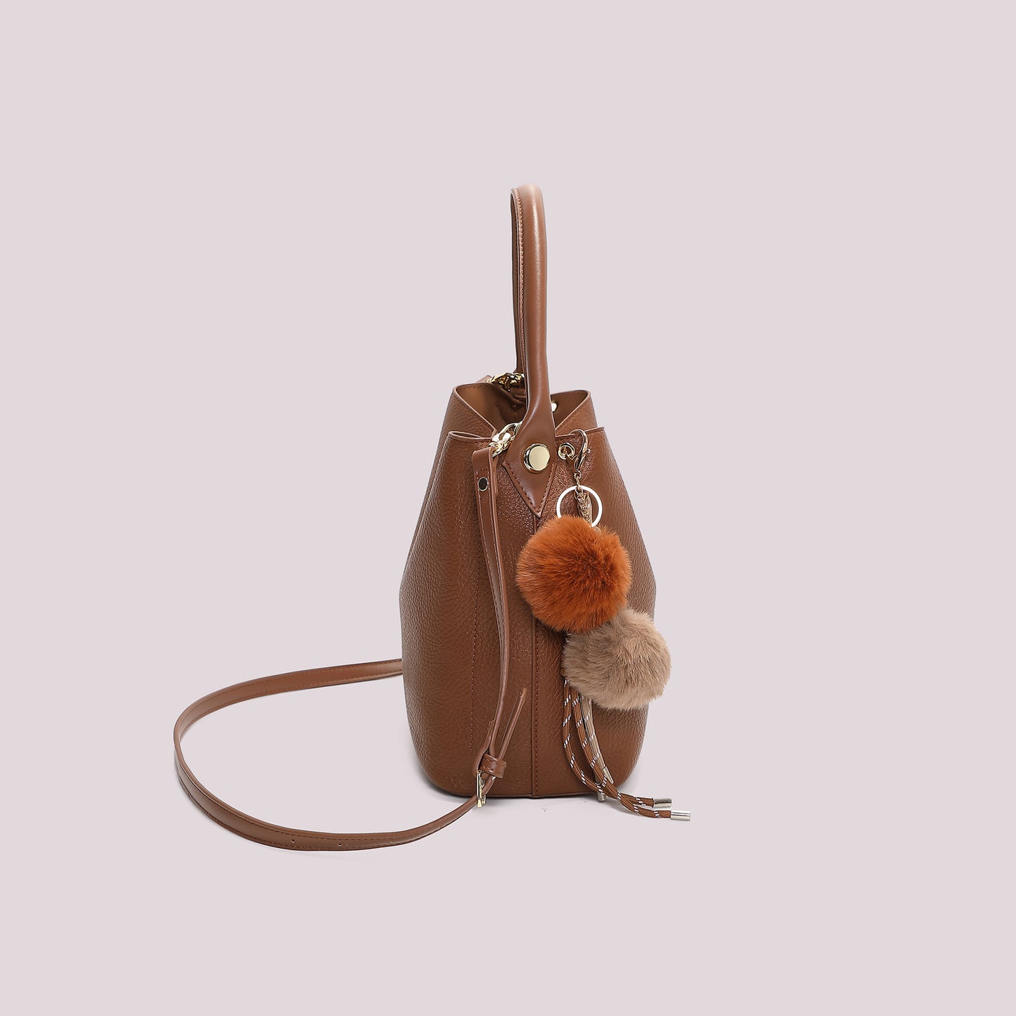 BORSA A SECCHIELLO CON DETTAGLIO APPESO