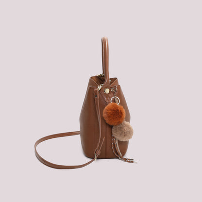 BORSA A SECCHIELLO CON DETTAGLIO APPESO