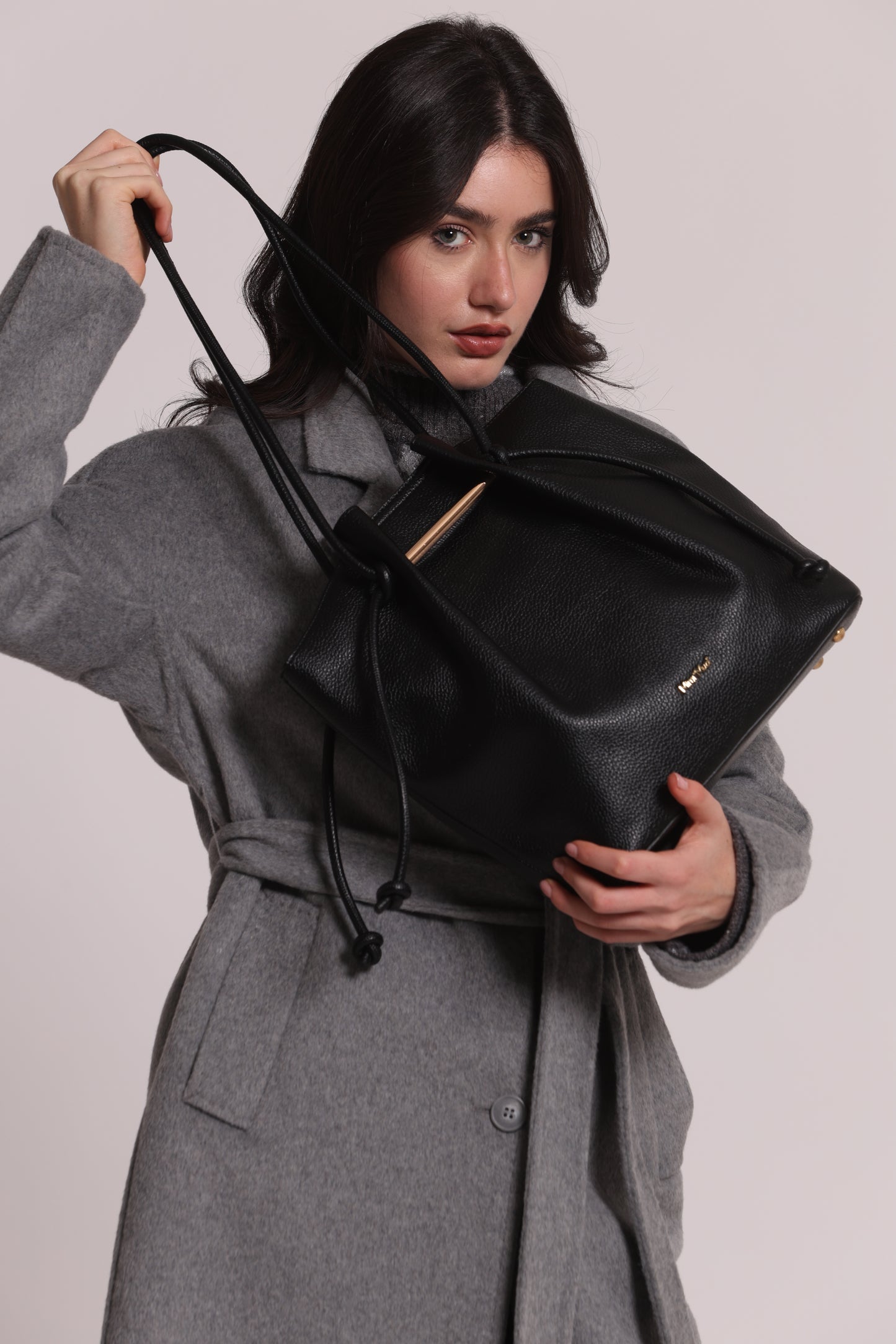 BORSA A SPALLA GRANDE CON LACCI LUNGHI