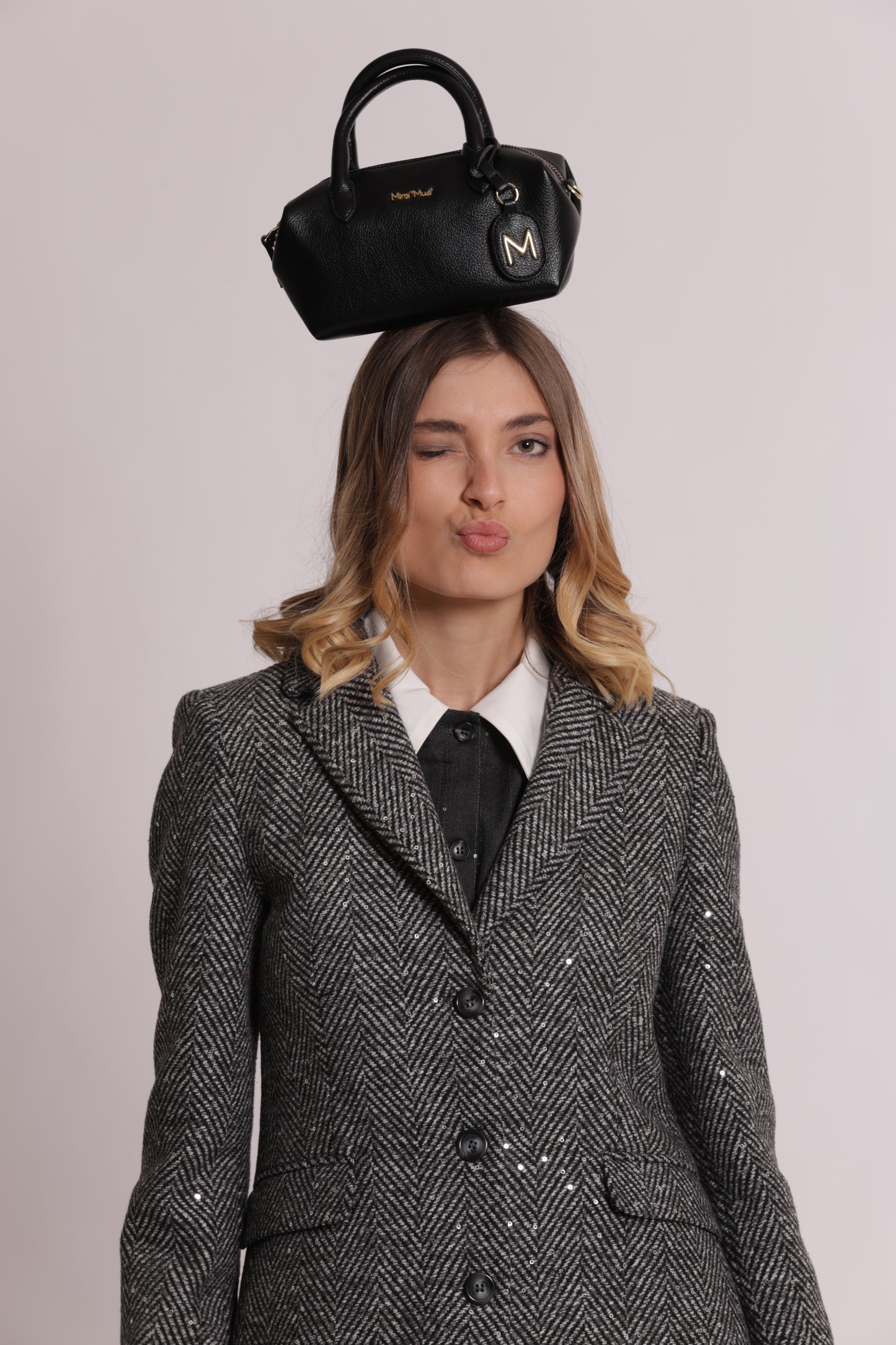 BORSA A BAULETTO PICCOLA CON TARGHETTA LOGATA
