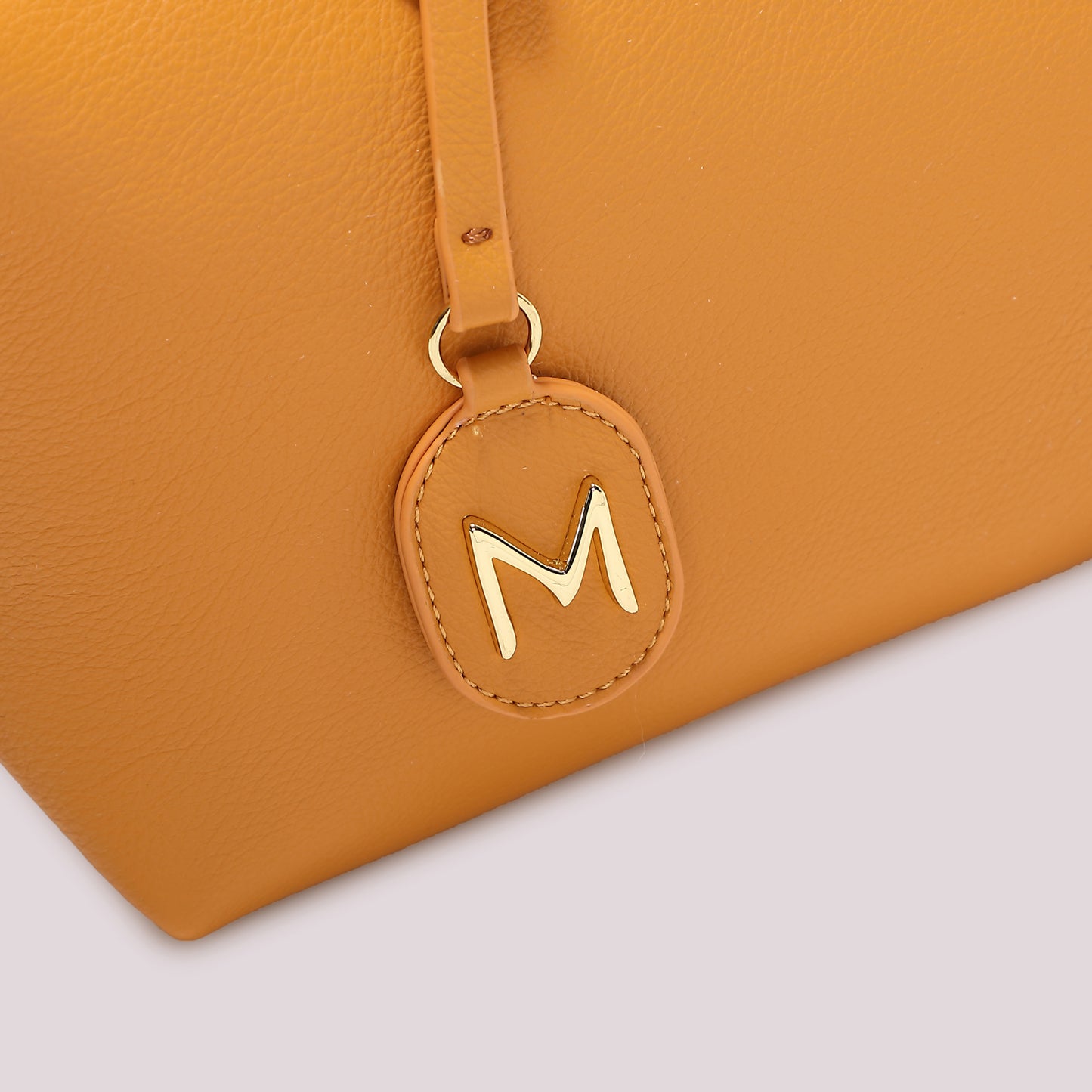 BORSA A BAULETTO MEDIA CON TARGHETTA LOGATA